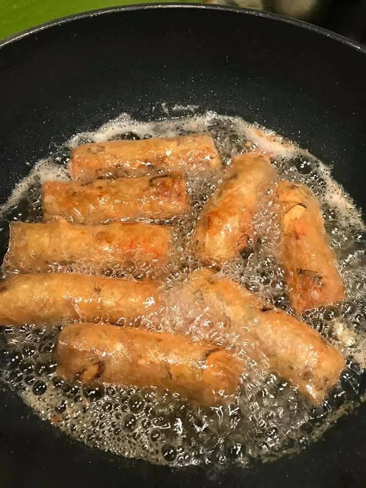 Bí quyết làm món bánh đa nem rươi ngon 