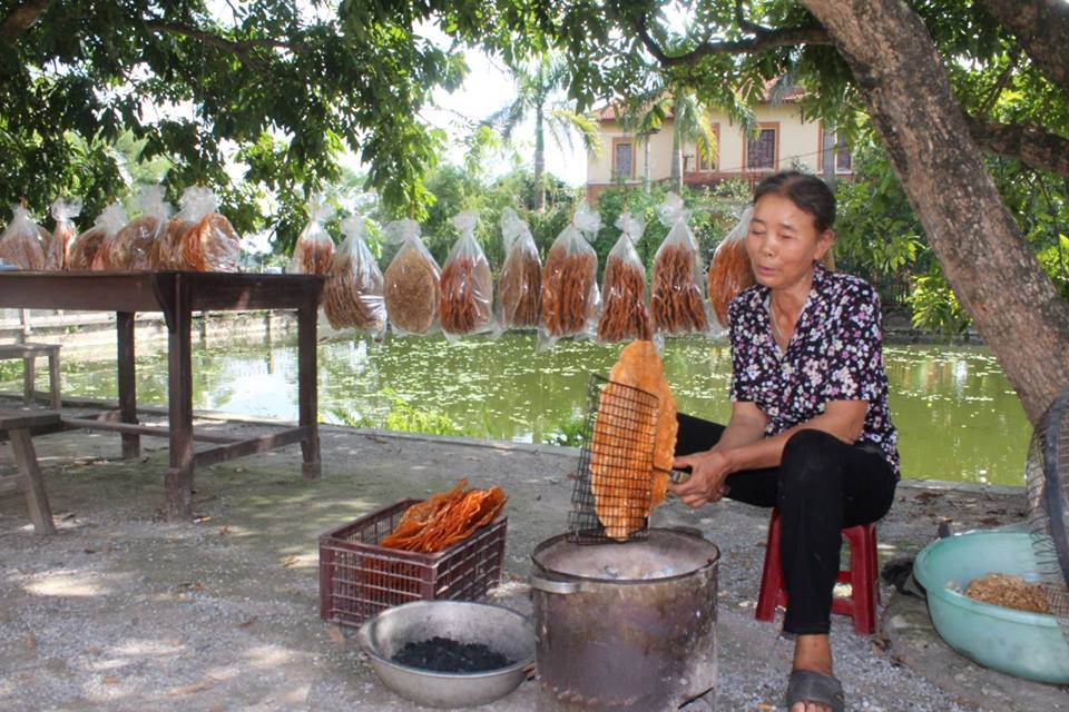 bánh đa Kiện Khê được nhiều người yêu thích là bởi bánh thơm, giòn, béo ngậy và đậm đà