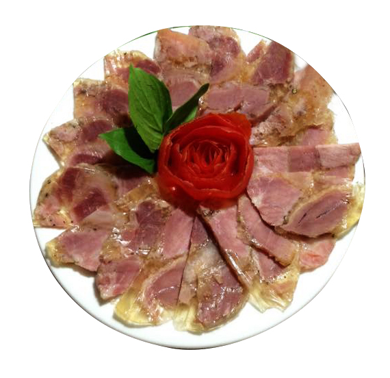 Giò Đà Điểu cũng như các đặc sản khác đang được sản xuất và cung cấp tại cửa hàng.