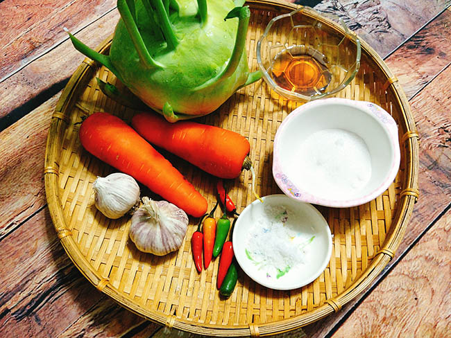 Nguyên liệu pha nước chấm nem su hào cà rốt