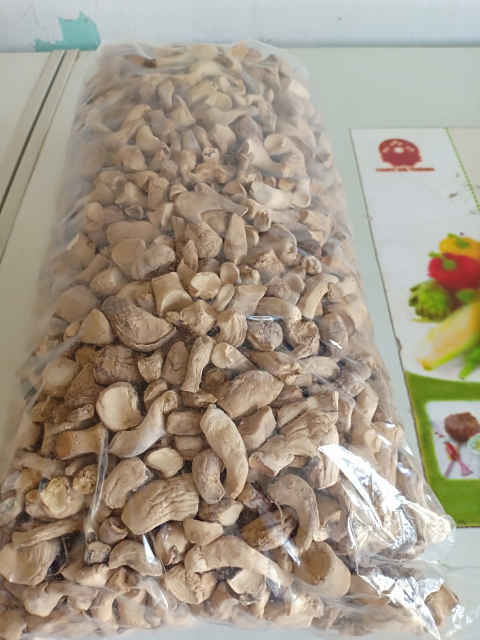 Hàm lượng dinh dưỡng trong chân Nấm Hương khô?