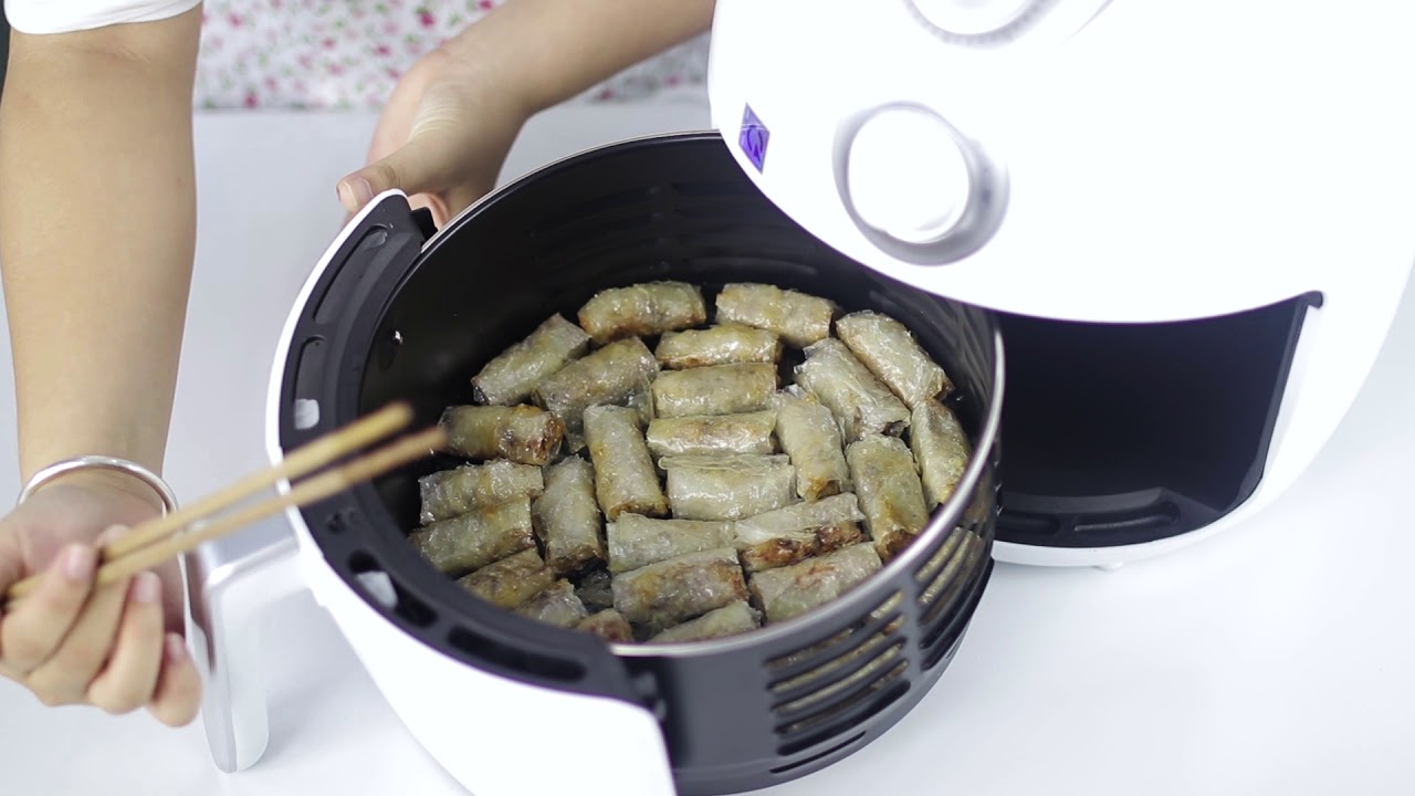 Chuẩn bị nguyên liệu làm nem rán bằng nồi chiên không dầu